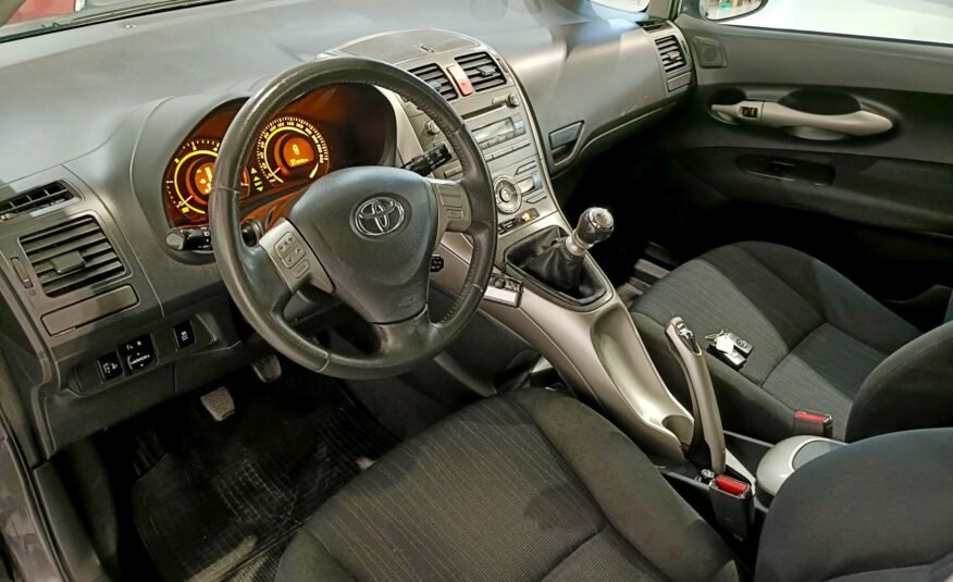 TOYOTA AURIS TOYOTA Auris 2.0 D4D