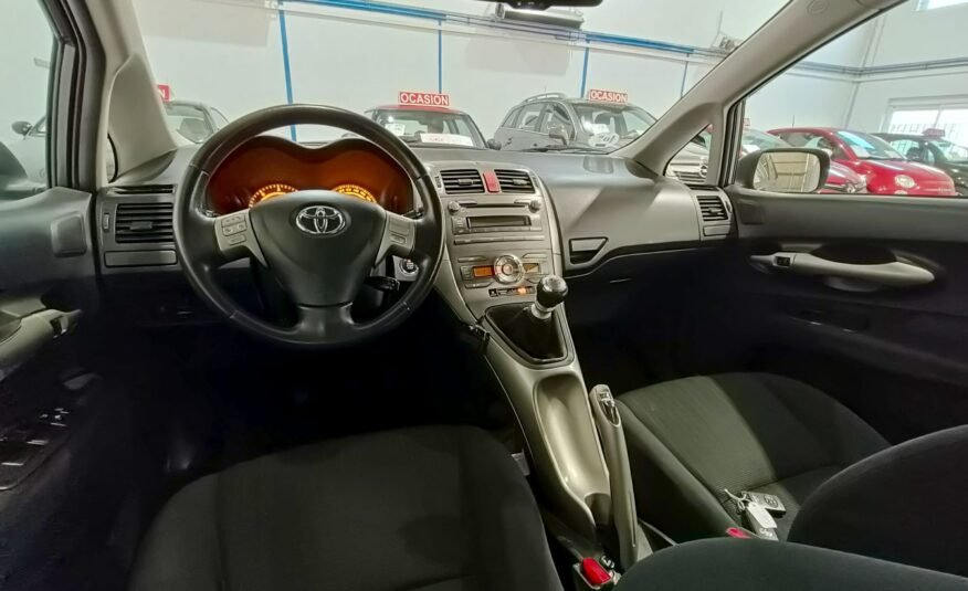 TOYOTA AURIS TOYOTA Auris 2.0 D4D