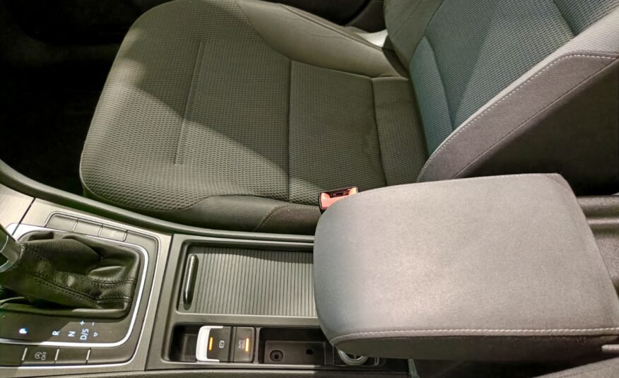 VOLKSWAGEN Golf DSG ADVANCE 1.6 TDI 105