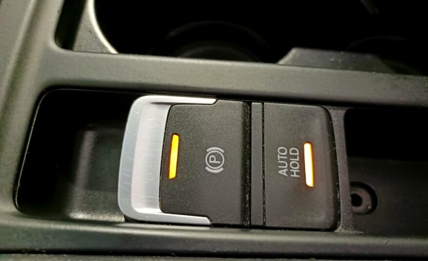 VOLKSWAGEN Golf DSG ADVANCE 1.6 TDI 105