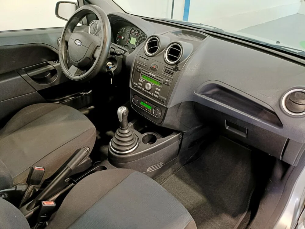 FORD FIESTA 1.3 NEWPORT