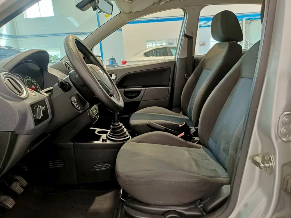 FORD FIESTA 1.3 NEWPORT