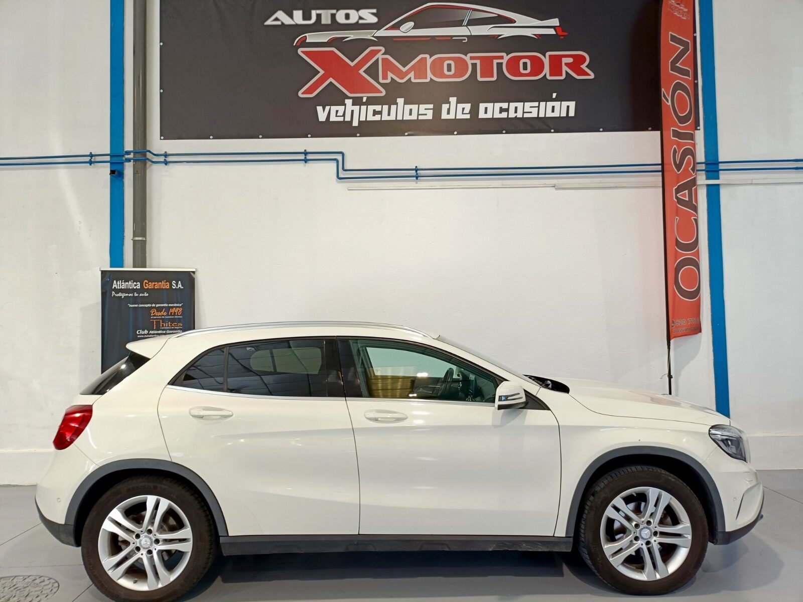 MERCEDES-BENZ GLA 200