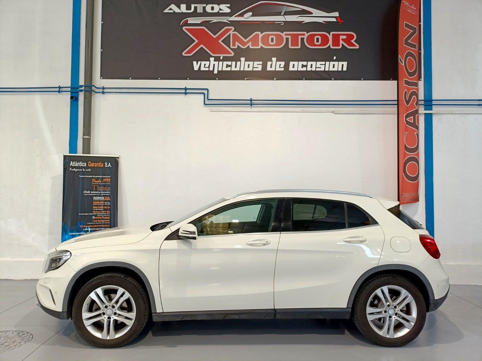MERCEDES-BENZ GLA 200