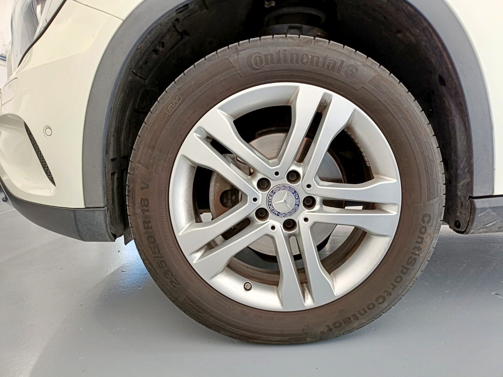 MERCEDES-BENZ GLA 200