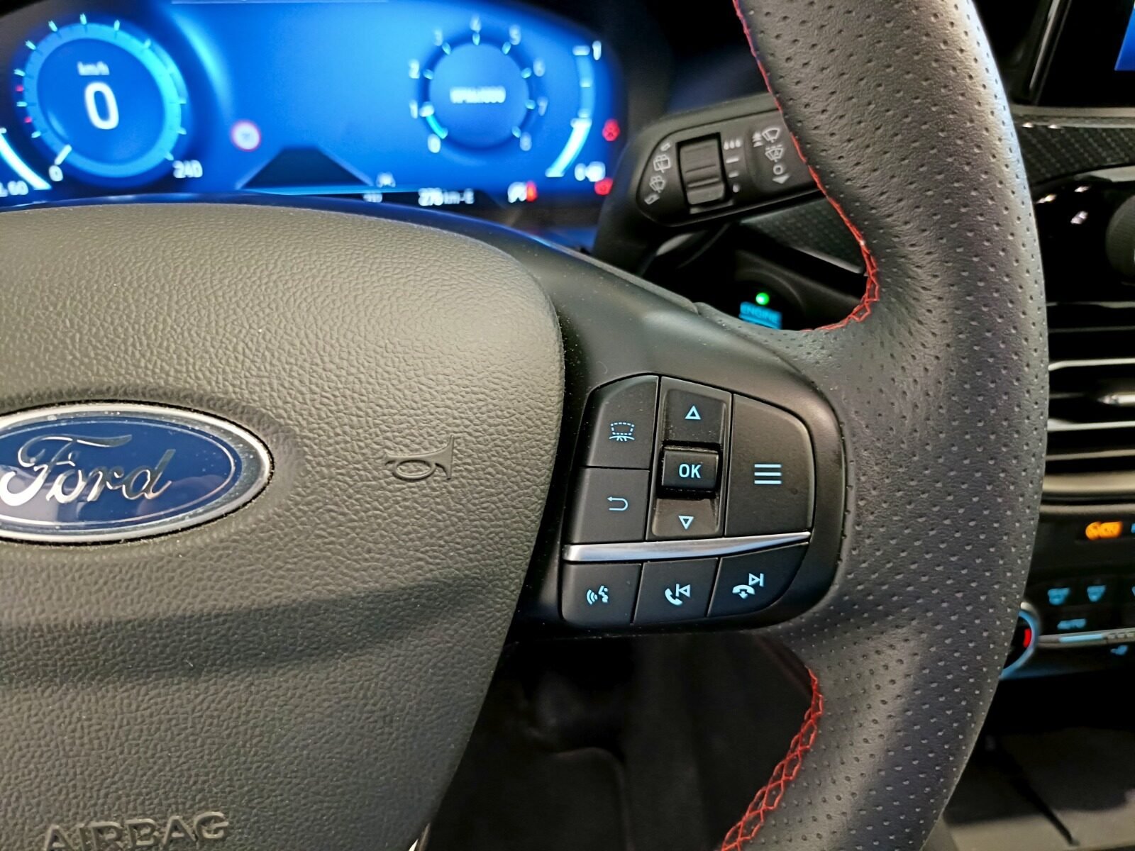 FORD KUGA ST LINE X 1.5 150