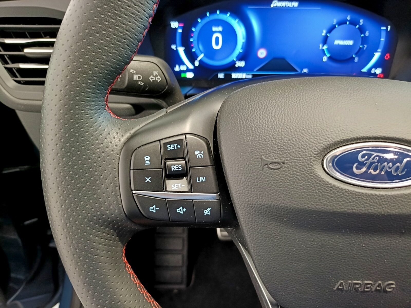 FORD KUGA ST LINE X 1.5 150