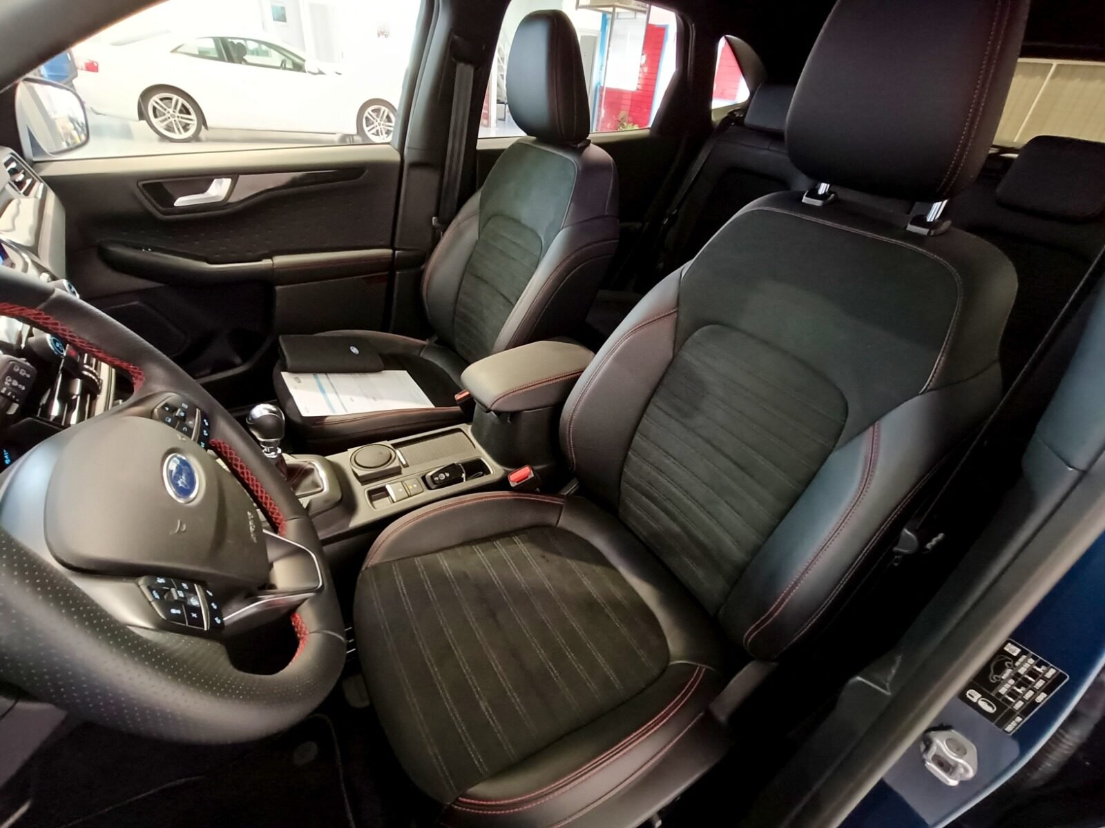 FORD KUGA ST LINE X 1.5 150