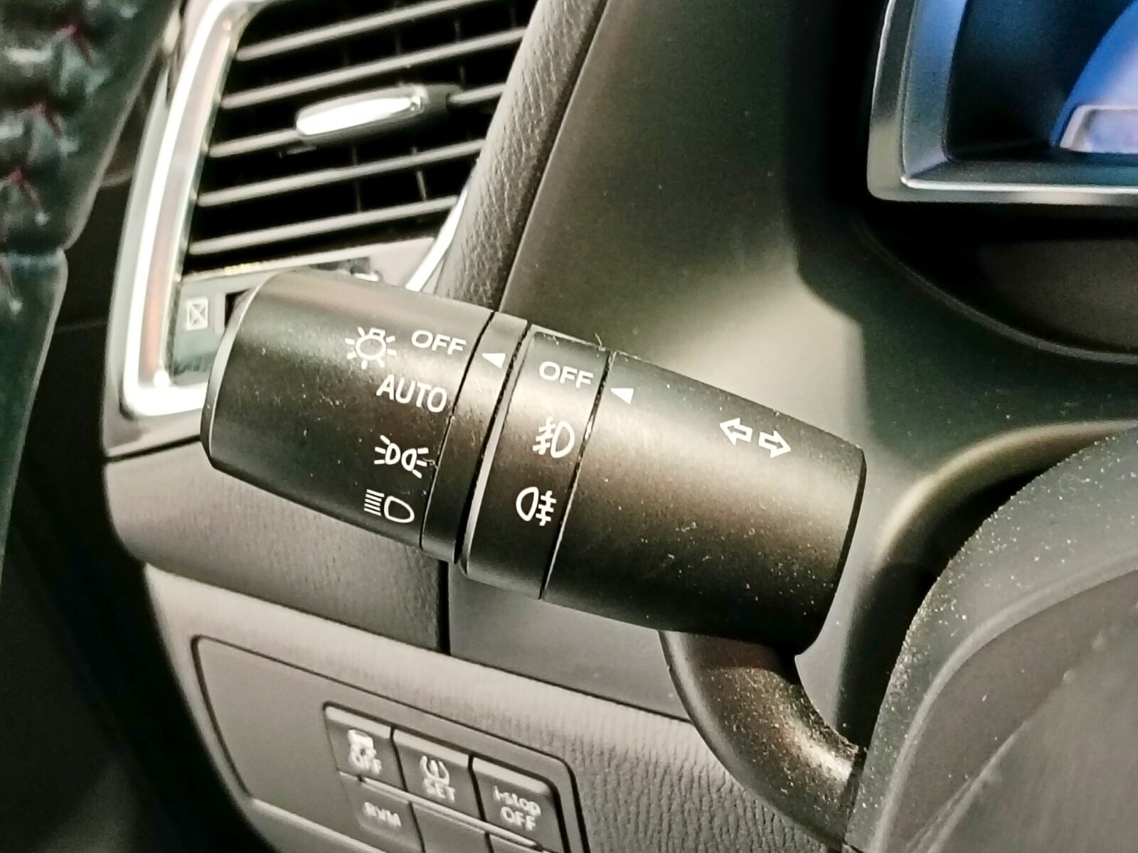 MAZDA MAZDA 3 LUXURY SAFETY 2.2