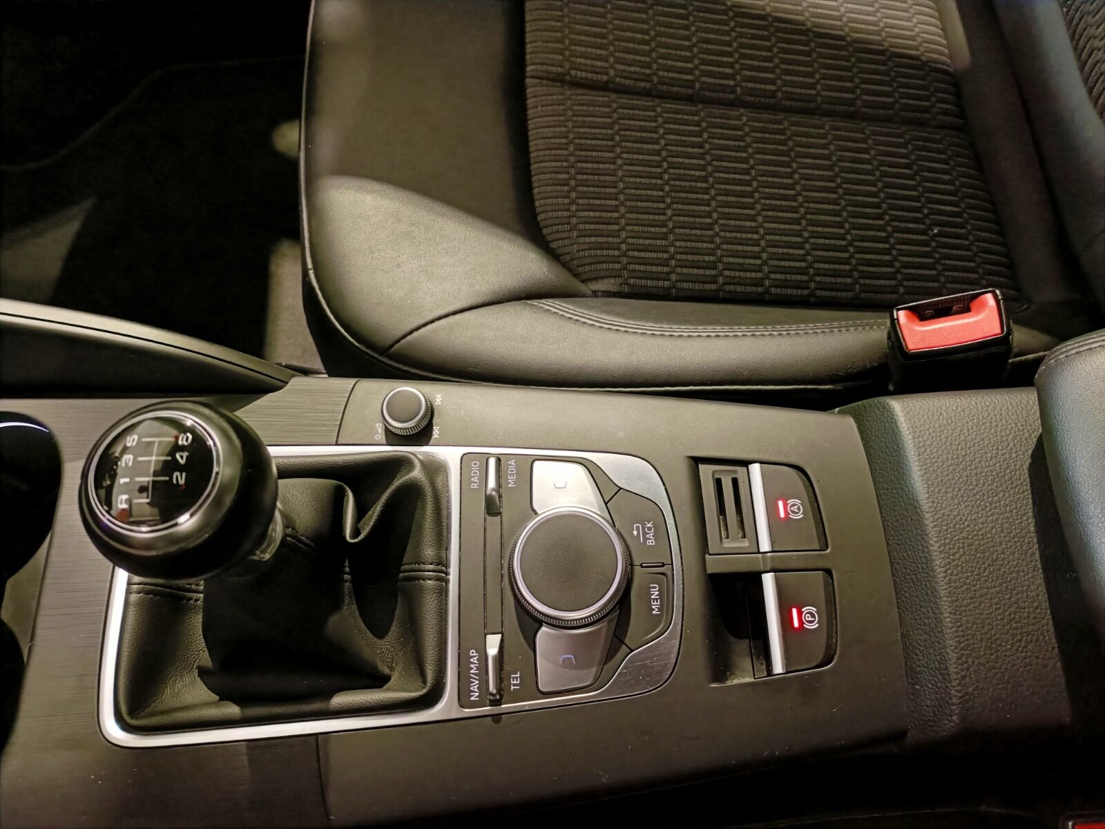 AUDI A3 SPORTBACK DESIGN EDITION 1.6 TDI