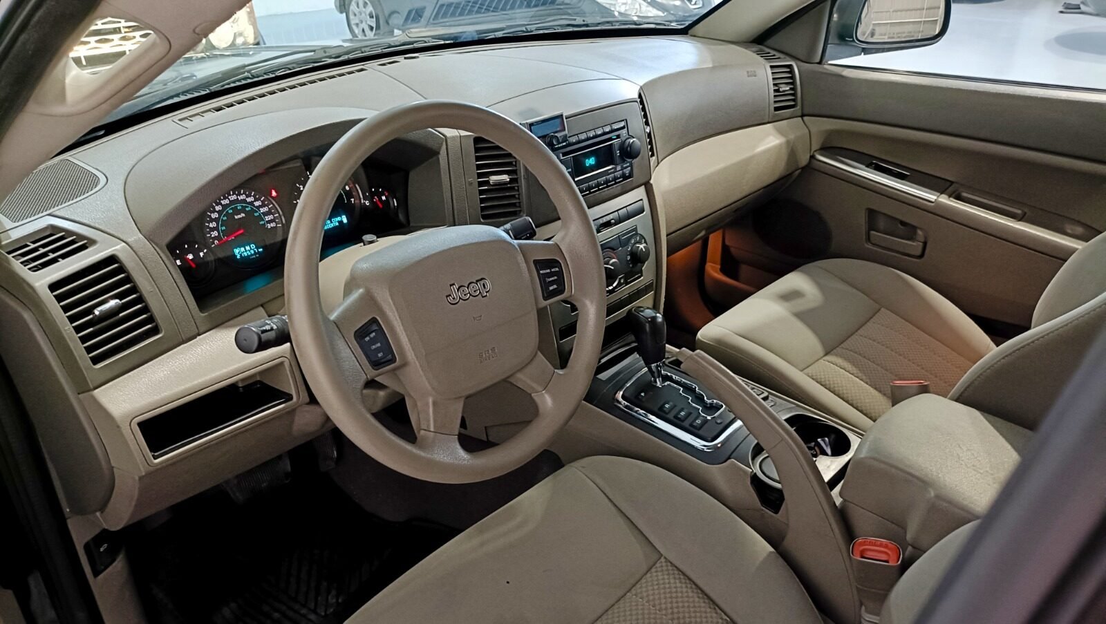 JEEP GRAN CHEROKEE LAREDO 3.0 V6