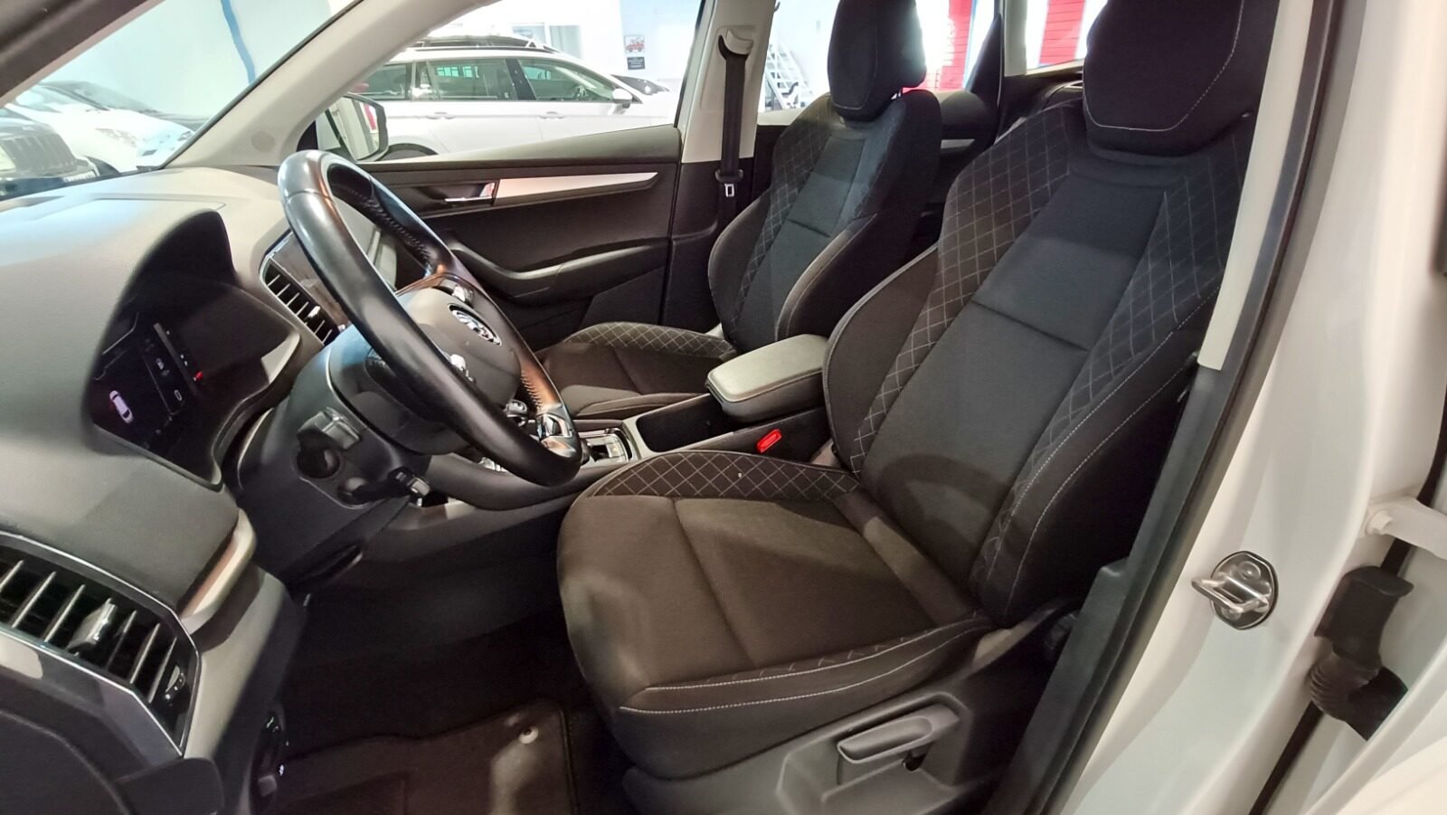SKODA KAROQ 2.0 4x4 DSG 150cv AMBITION