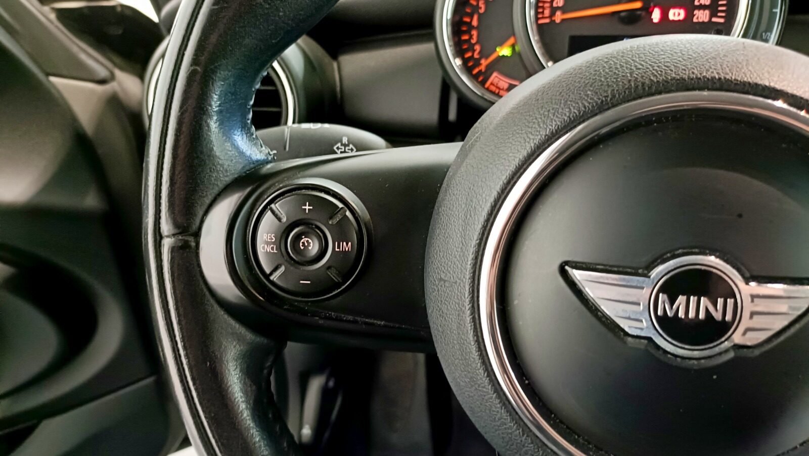 MINI MINI ONE 1.5 102