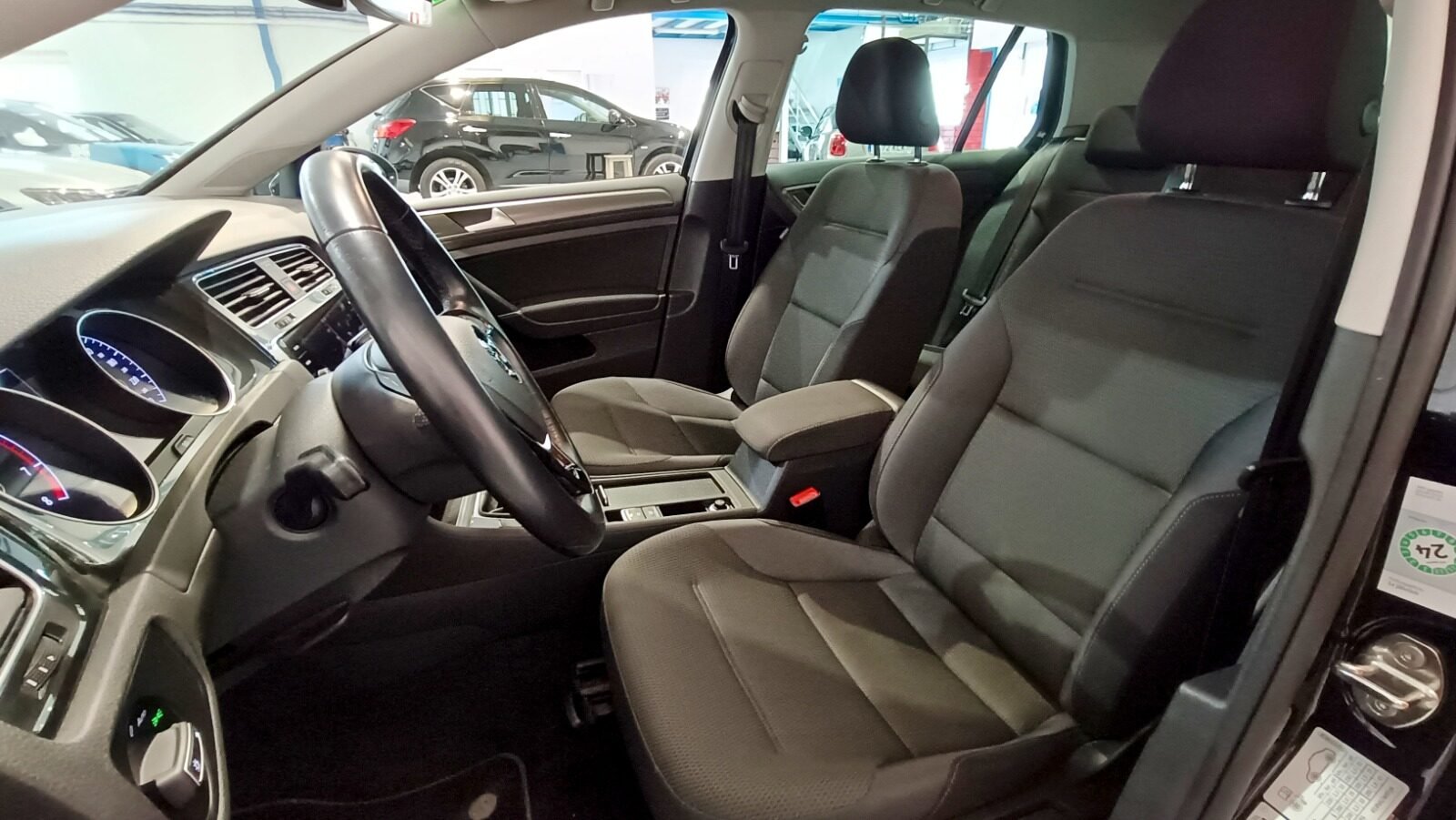 VOLKSWAGEN GOLF SPORT 1.0 115