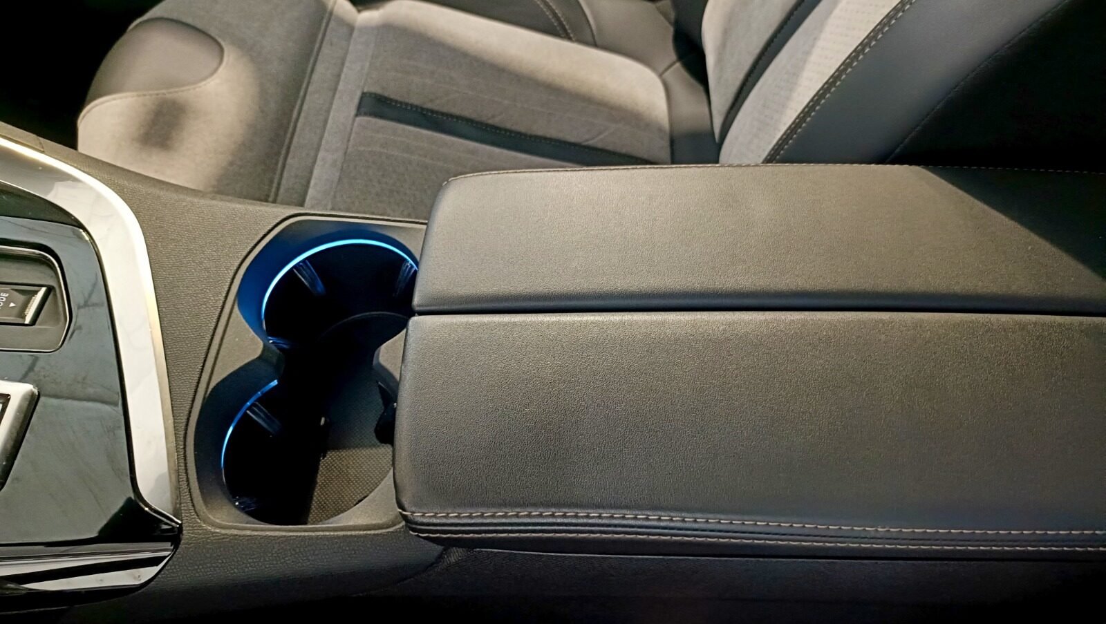 PEUGEOT 3008 Hybrid 225 eEAT8 GT