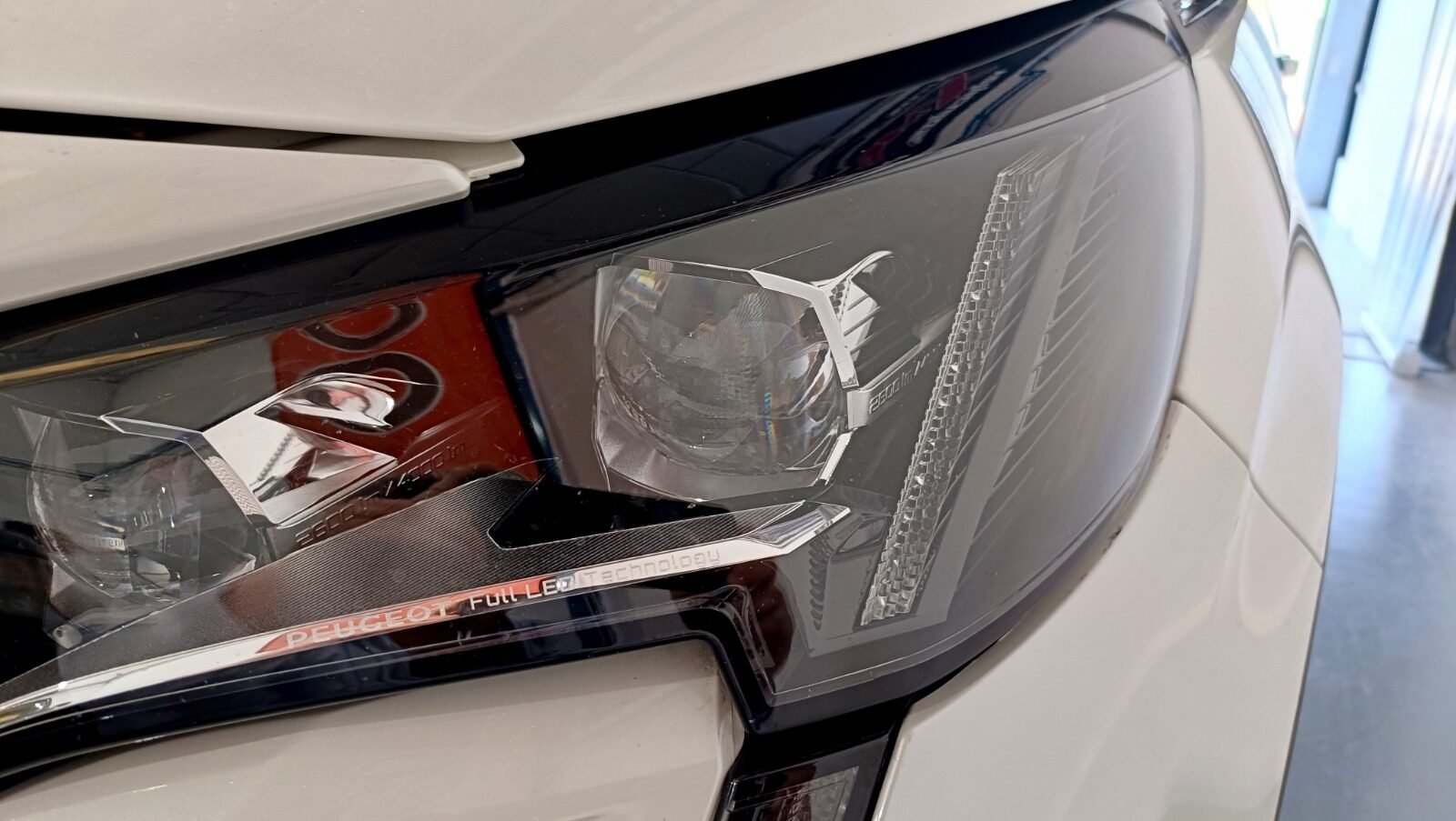 PEUGEOT 3008 Hybrid 225 eEAT8 GT