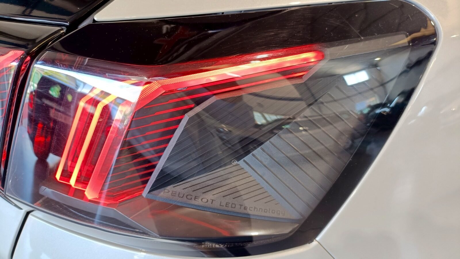PEUGEOT 3008 Hybrid 225 eEAT8 GT