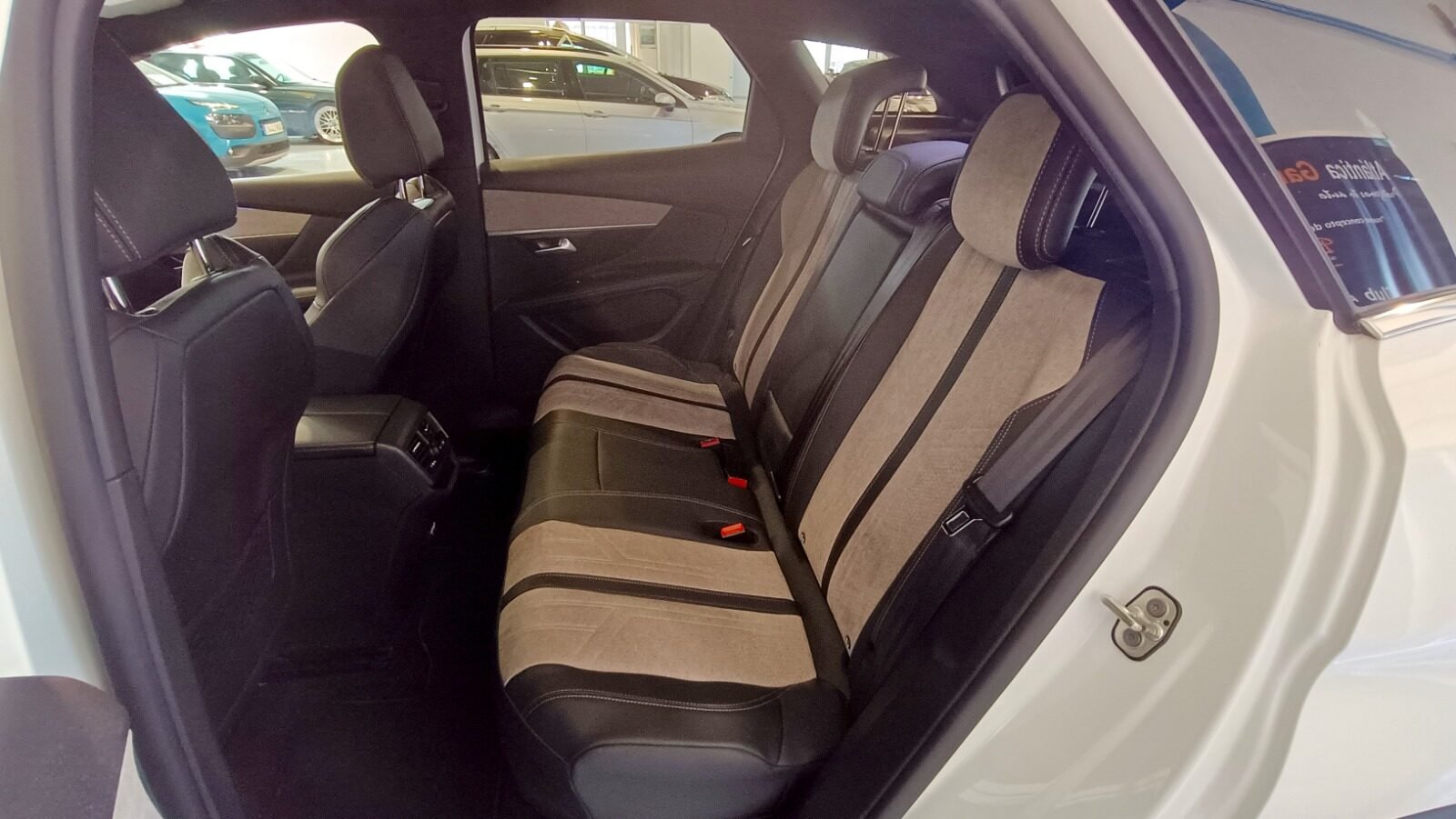 PEUGEOT 3008 Hybrid 225 eEAT8 GT