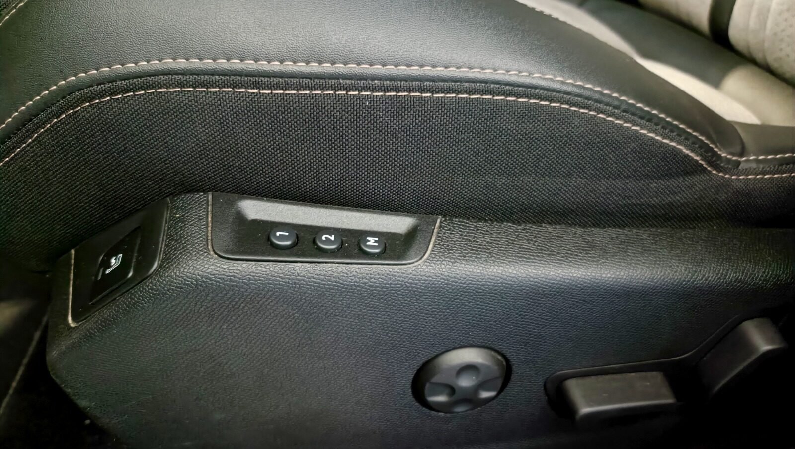 PEUGEOT 3008 Hybrid 225 eEAT8 GT
