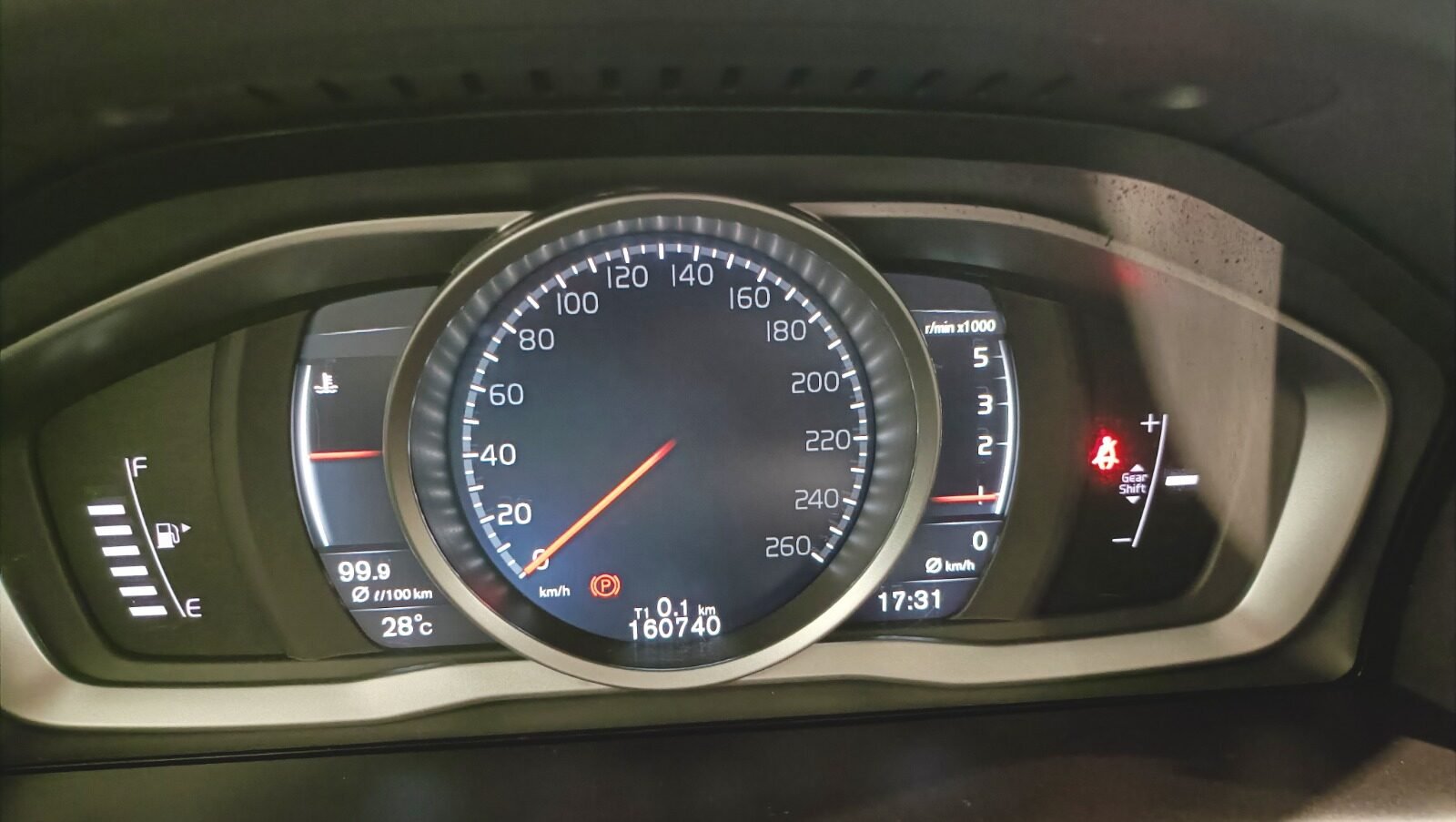 VOLVO XC 60 D4 MOMENTUM 190