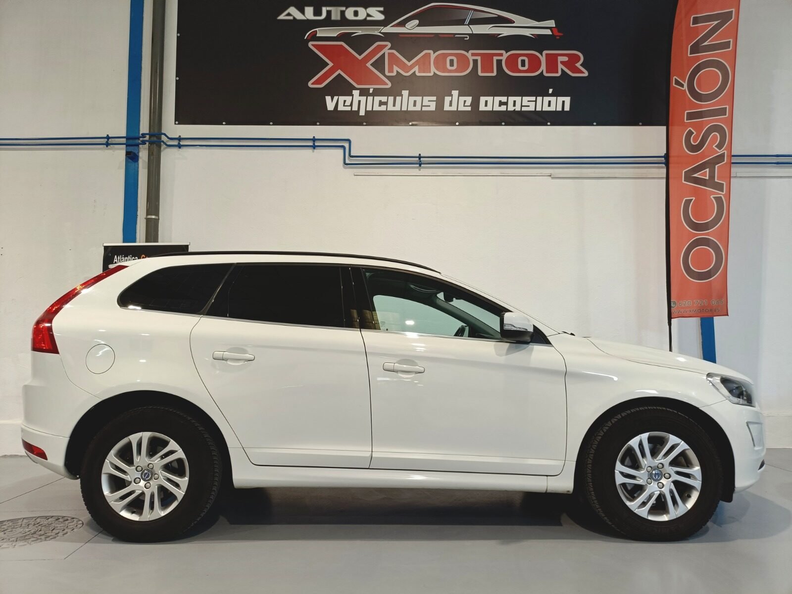 VOLVO XC 60 D4 MOMENTUM 190