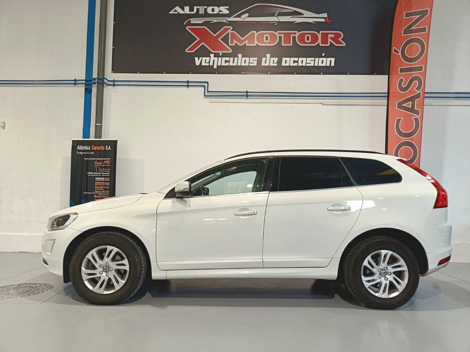 VOLVO XC 60 D4 MOMENTUM 190