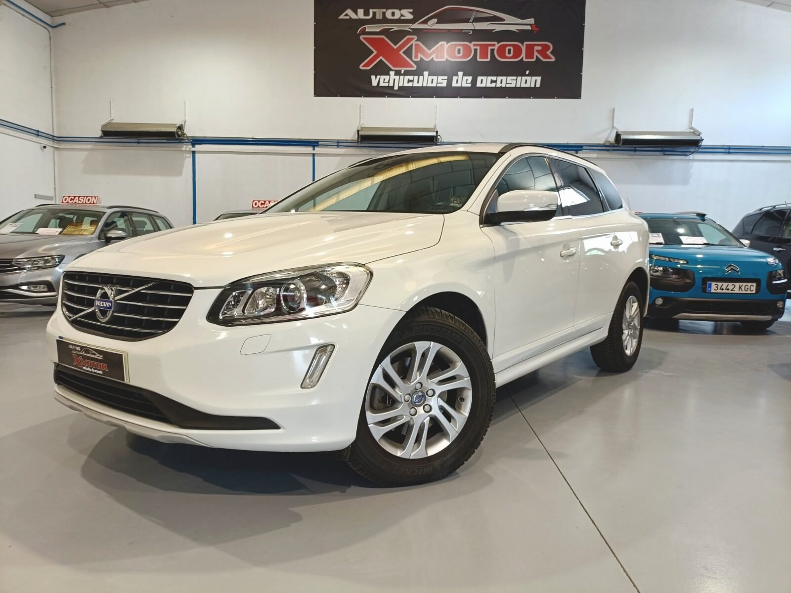 VOLVO XC 60 D4 MOMENTUM 190
