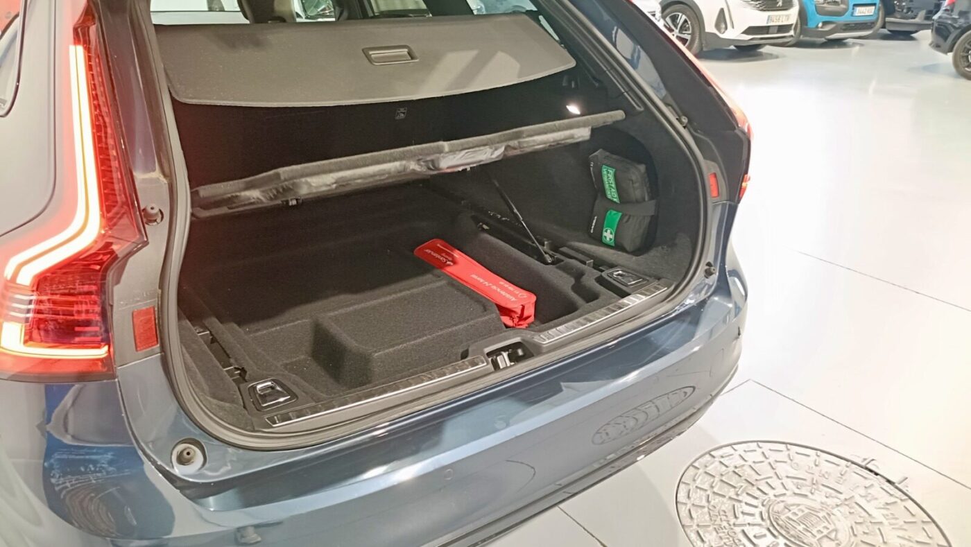 VOLVO V90 RDESIGN AUTO