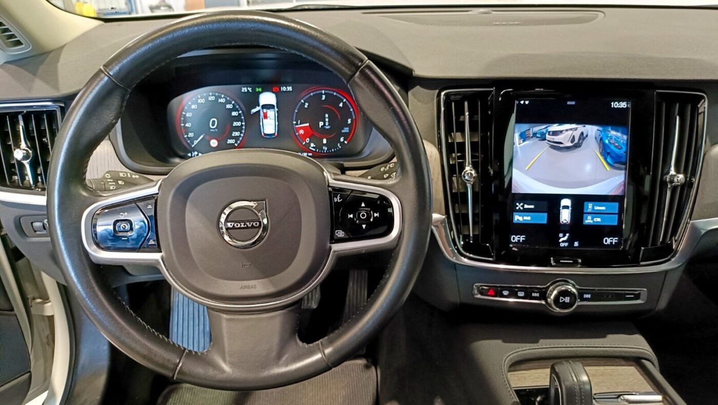 VOLVO V90 CROSS COUNTRY 2.0 B4 D Pro AWD Auto