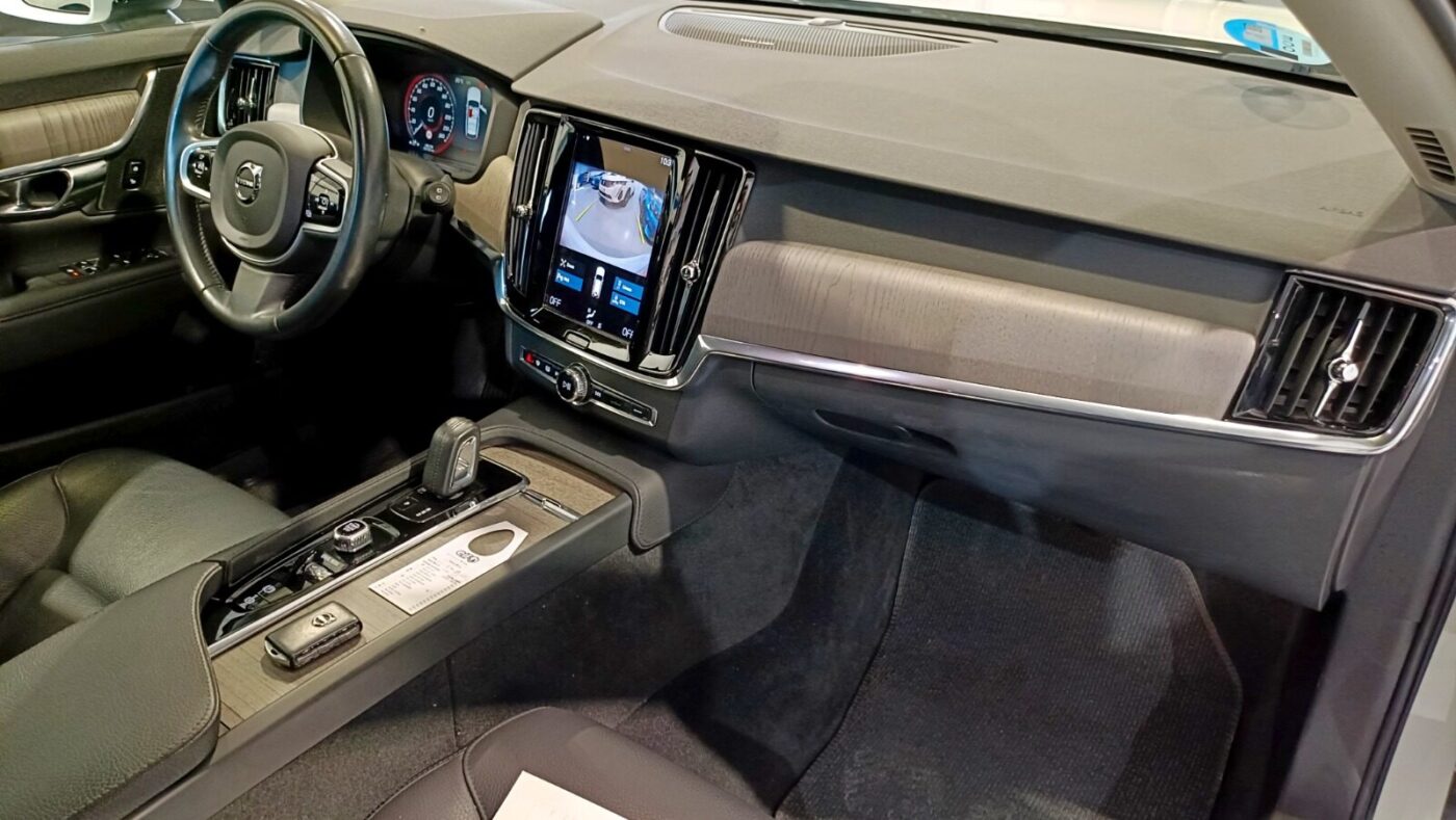 VOLVO V90 CROSS COUNTRY 2.0 B4 D Pro AWD Auto