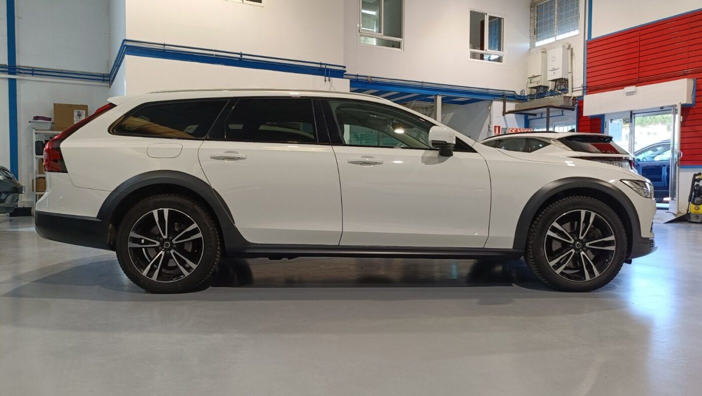 VOLVO V90 CROSS COUNTRY 2.0 B4 D Pro AWD Auto