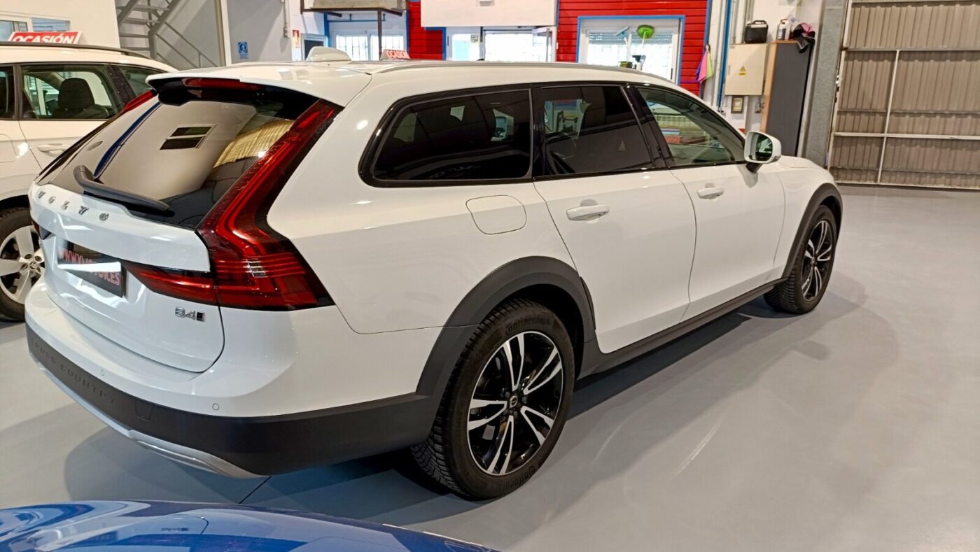 VOLVO V90 CROSS COUNTRY 2.0 B4 D Pro AWD Auto