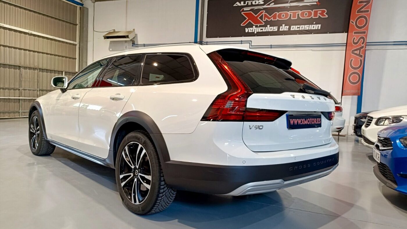 VOLVO V90 CROSS COUNTRY 2.0 B4 D Pro AWD Auto