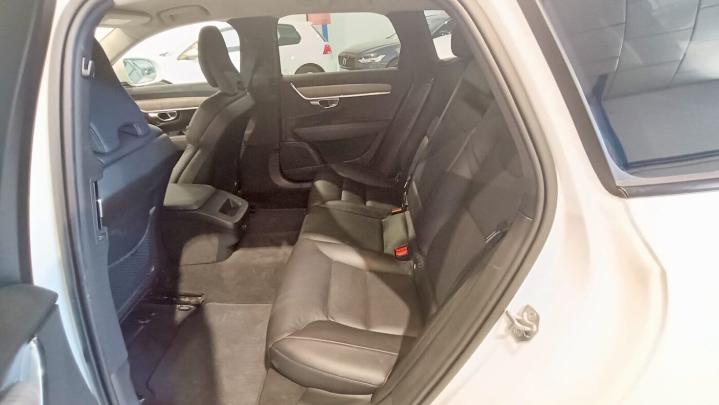 VOLVO V90 CROSS COUNTRY 2.0 B4 D Pro AWD Auto