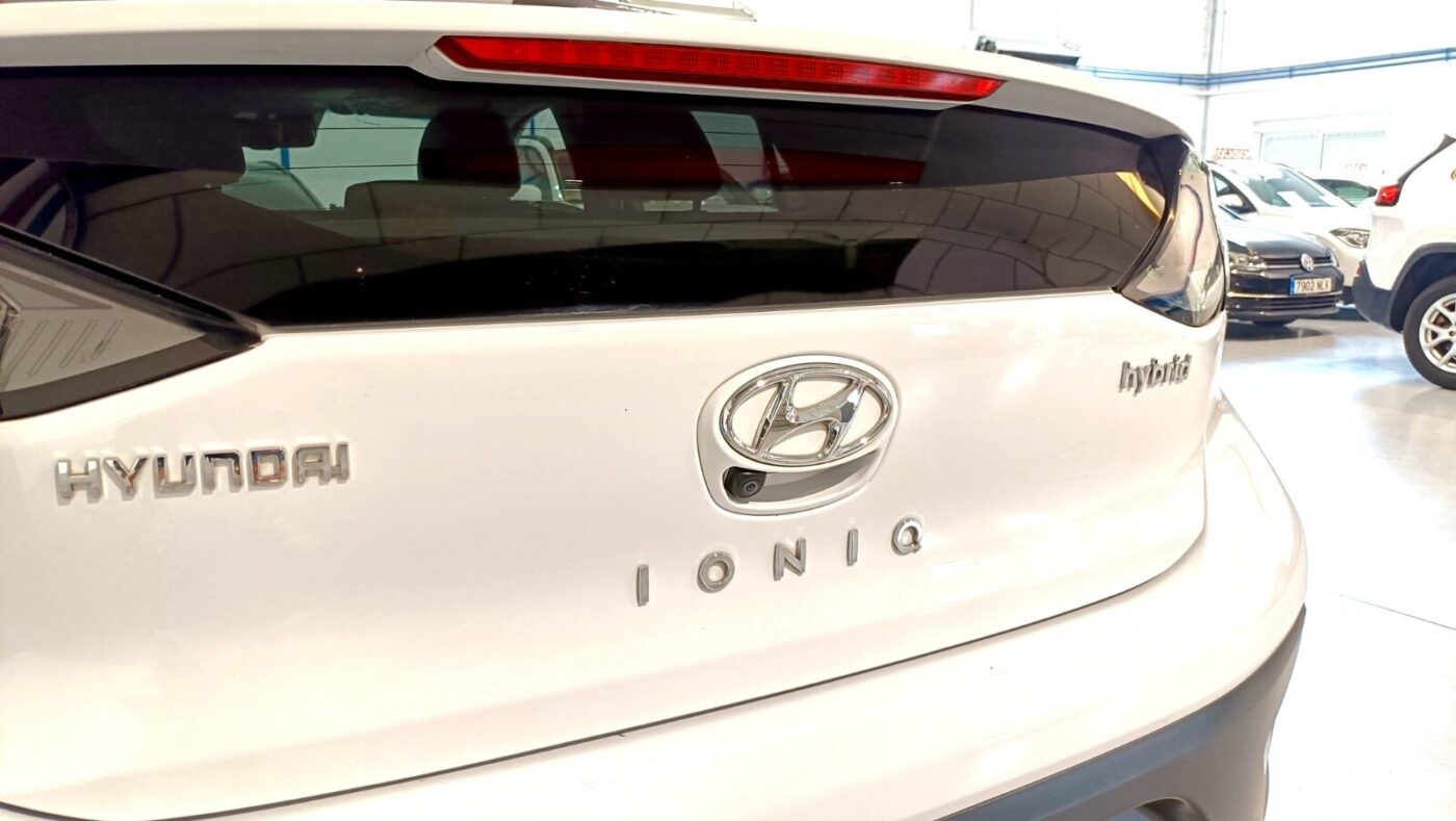 HYUNDAI IONIQ HYBRID 1.6 GDI TECNO DCT