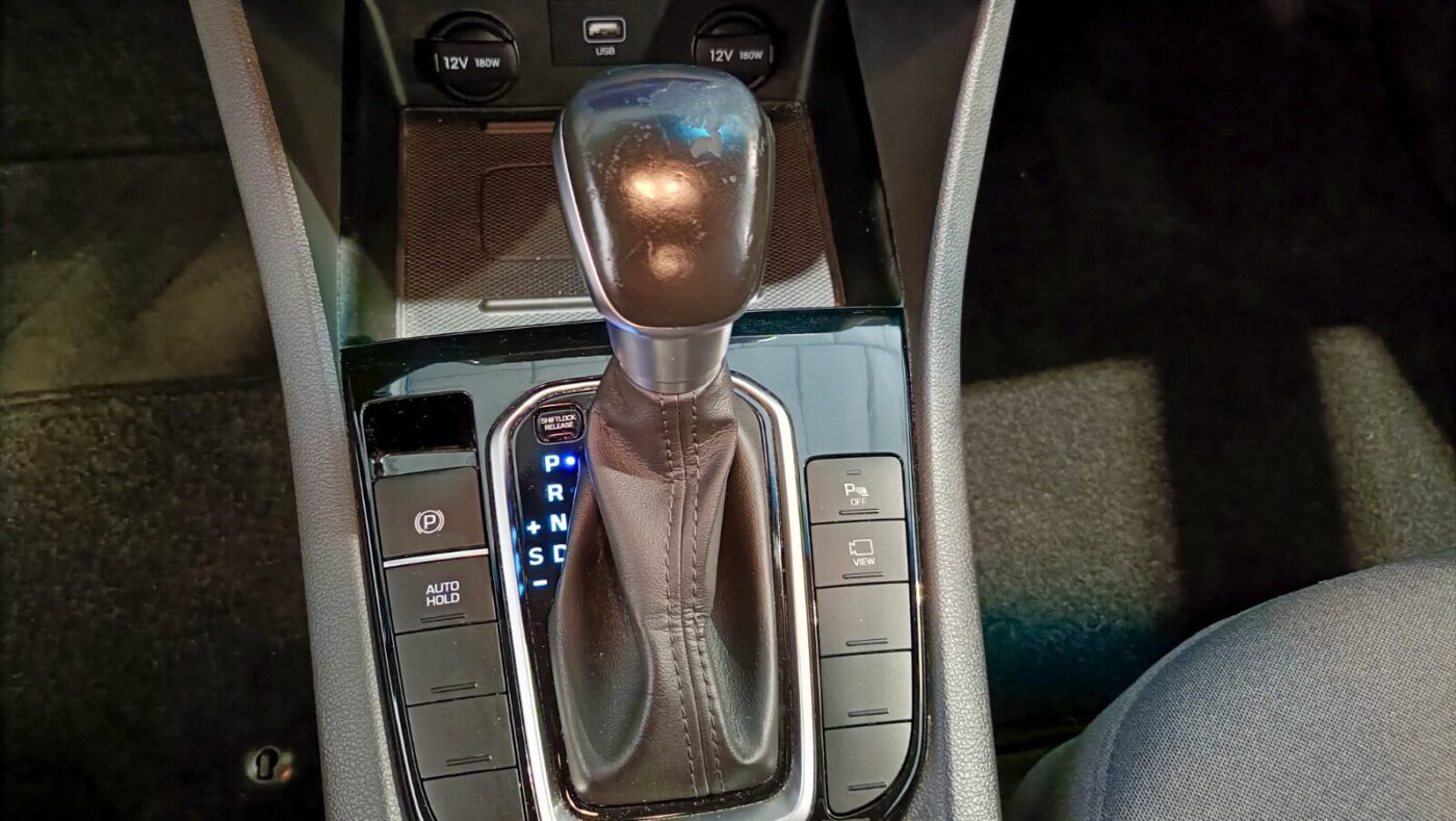 HYUNDAI IONIQ HYBRID 1.6 GDI TECNO DCT