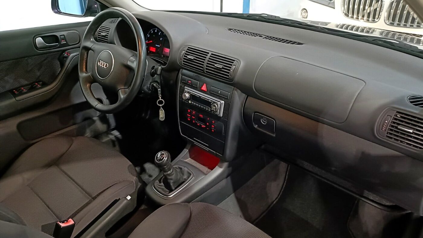 AUDI A3 1.6 ATRACTION 