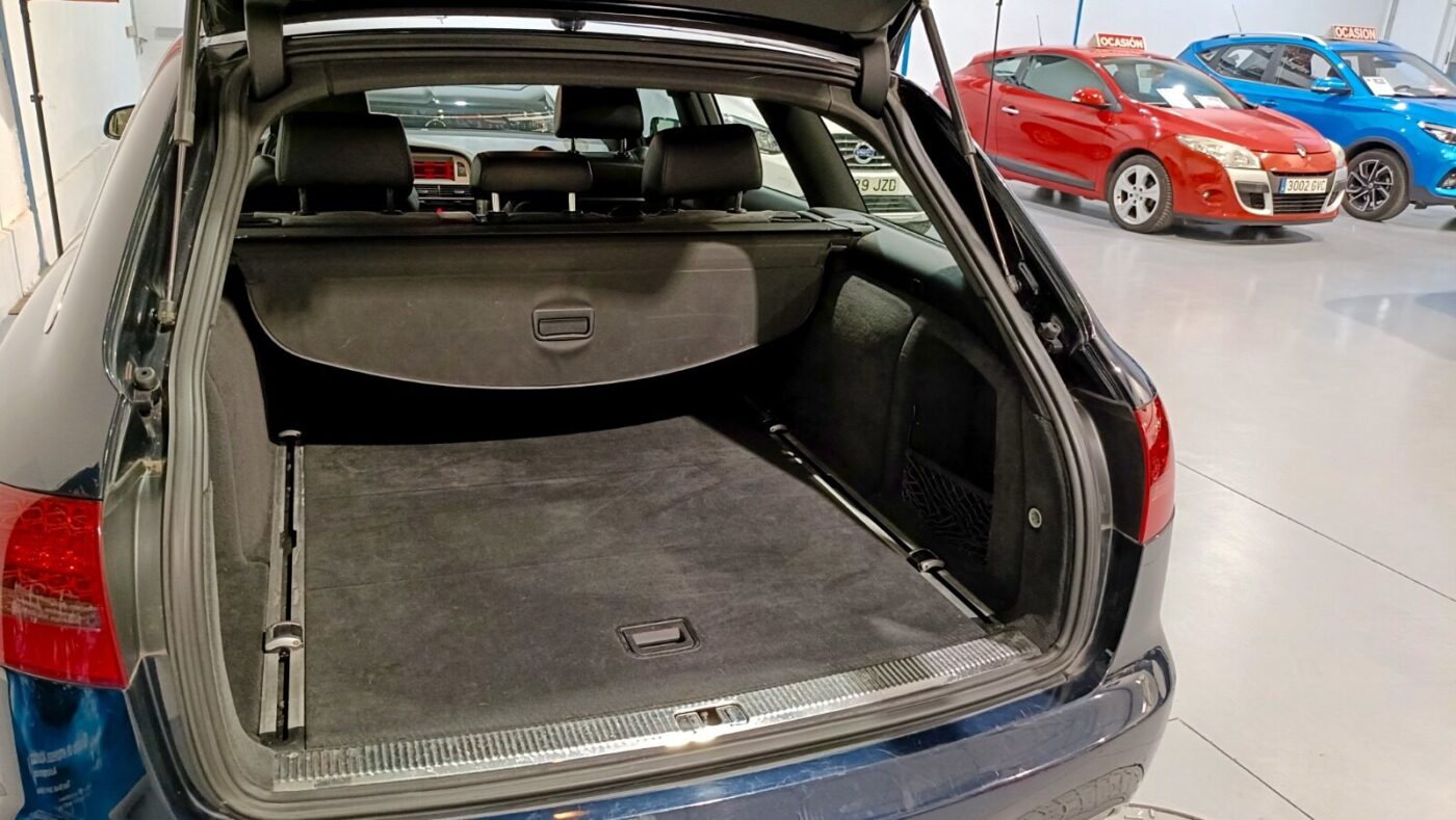 AUDI A6 AVANT 2.7 V6 AUTO