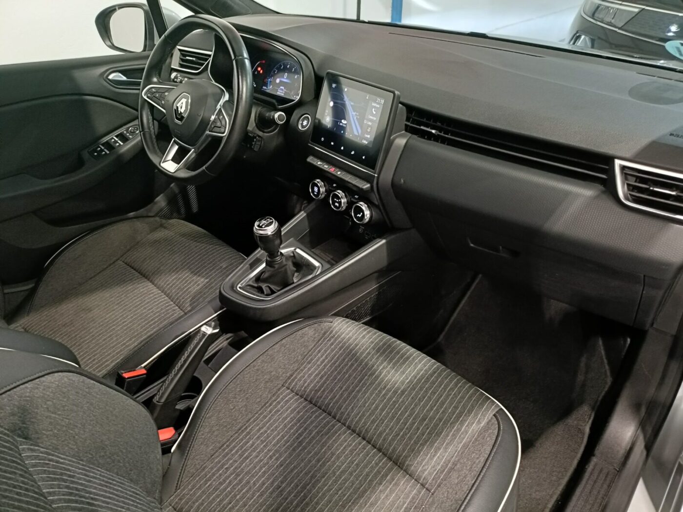 RENAULT CLIO ZEN TCE