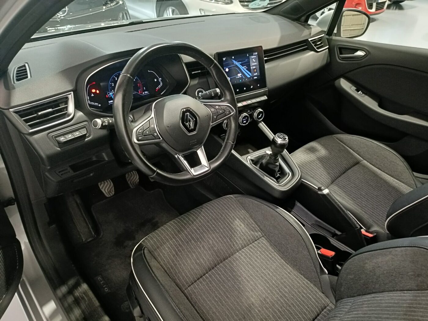 RENAULT CLIO ZEN TCE